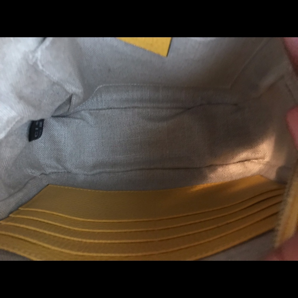 The GG Guccissima Bag mustard golden yellow crossbody - Picture 4 of 5